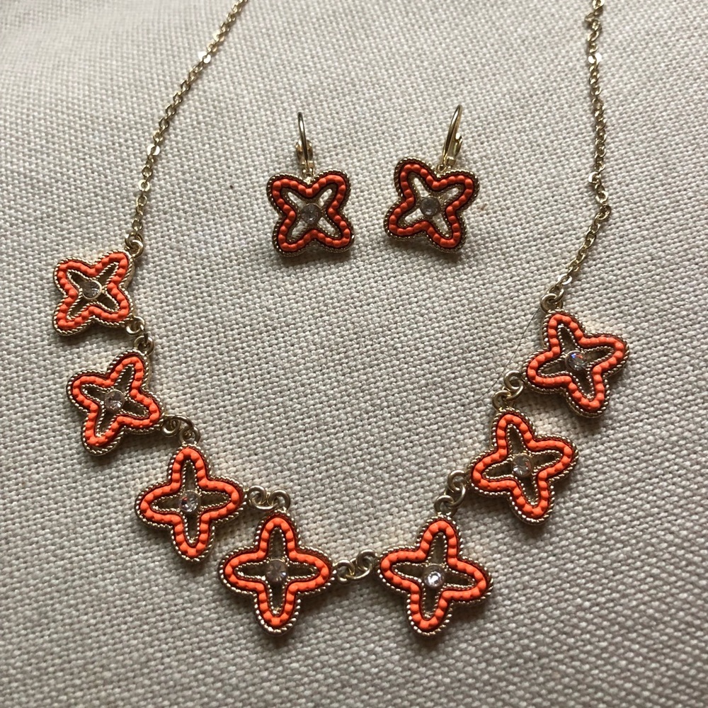 brand new boutique earring and necklace set